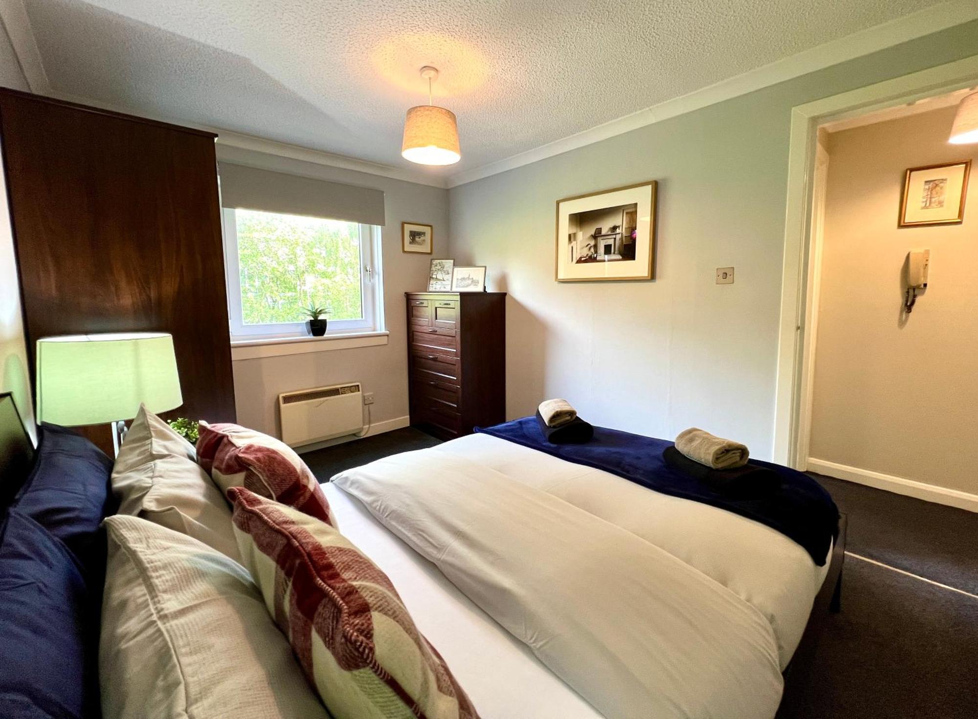 Spacious 2 Bed-Flat In Glasgow City - Free Parking المظهر الخارجي الصورة