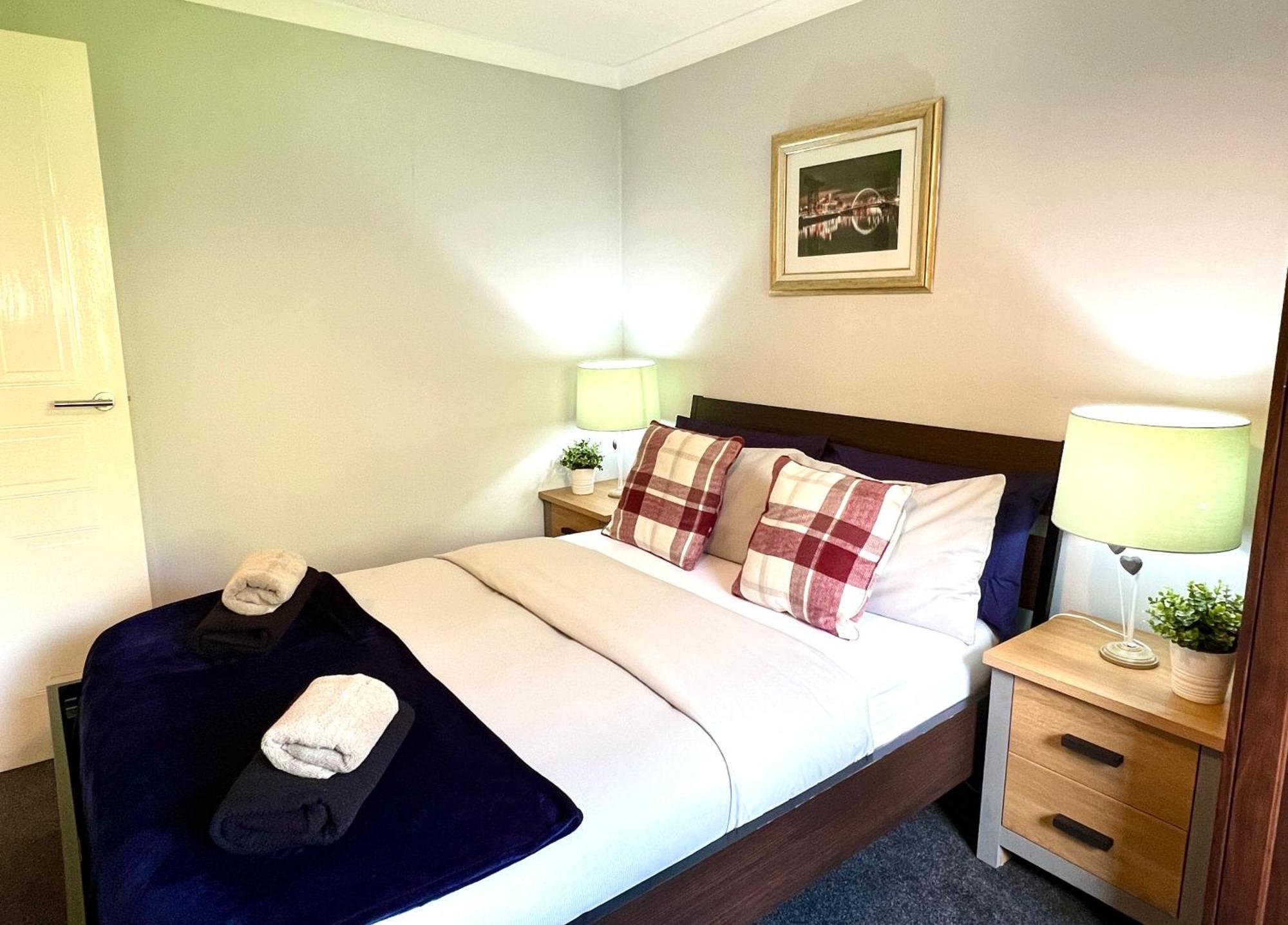 Spacious 2 Bed-Flat In Glasgow City - Free Parking المظهر الخارجي الصورة