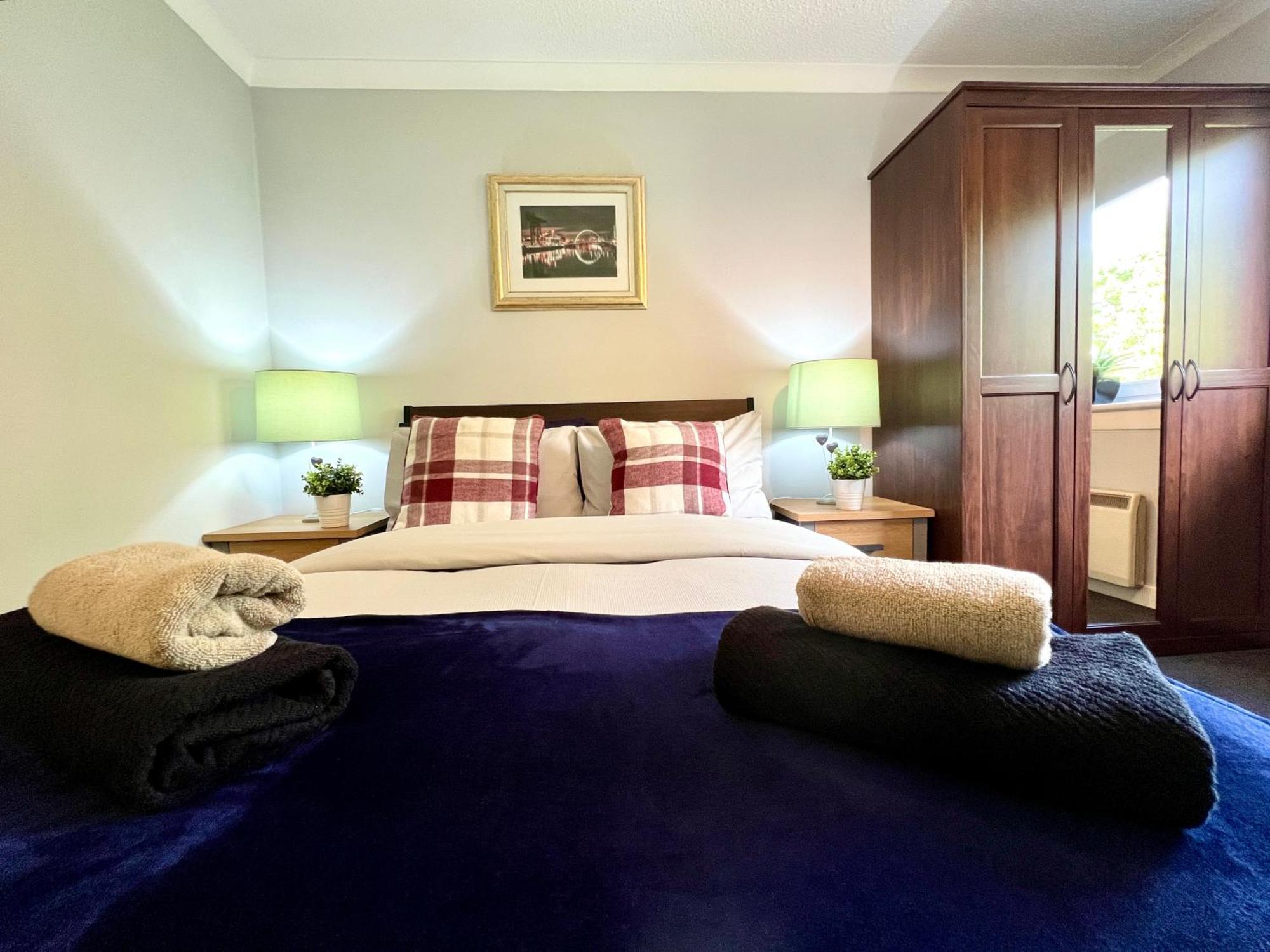 Spacious 2 Bed-Flat In Glasgow City - Free Parking المظهر الخارجي الصورة