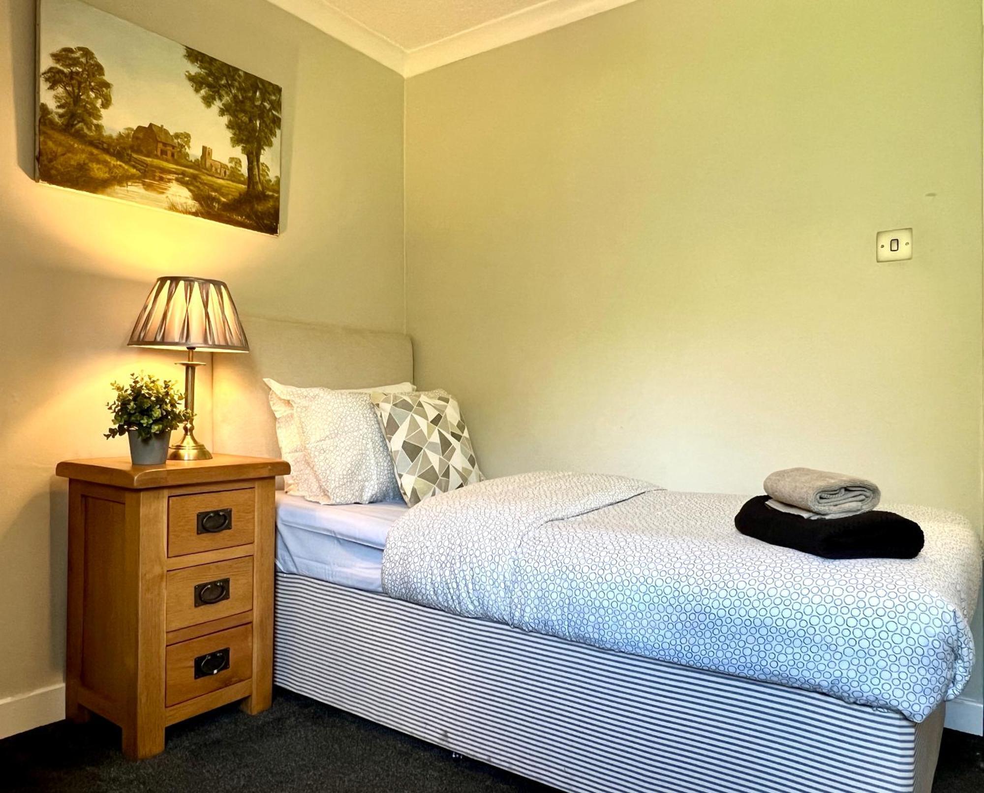 Spacious 2 Bed-Flat In Glasgow City - Free Parking المظهر الخارجي الصورة