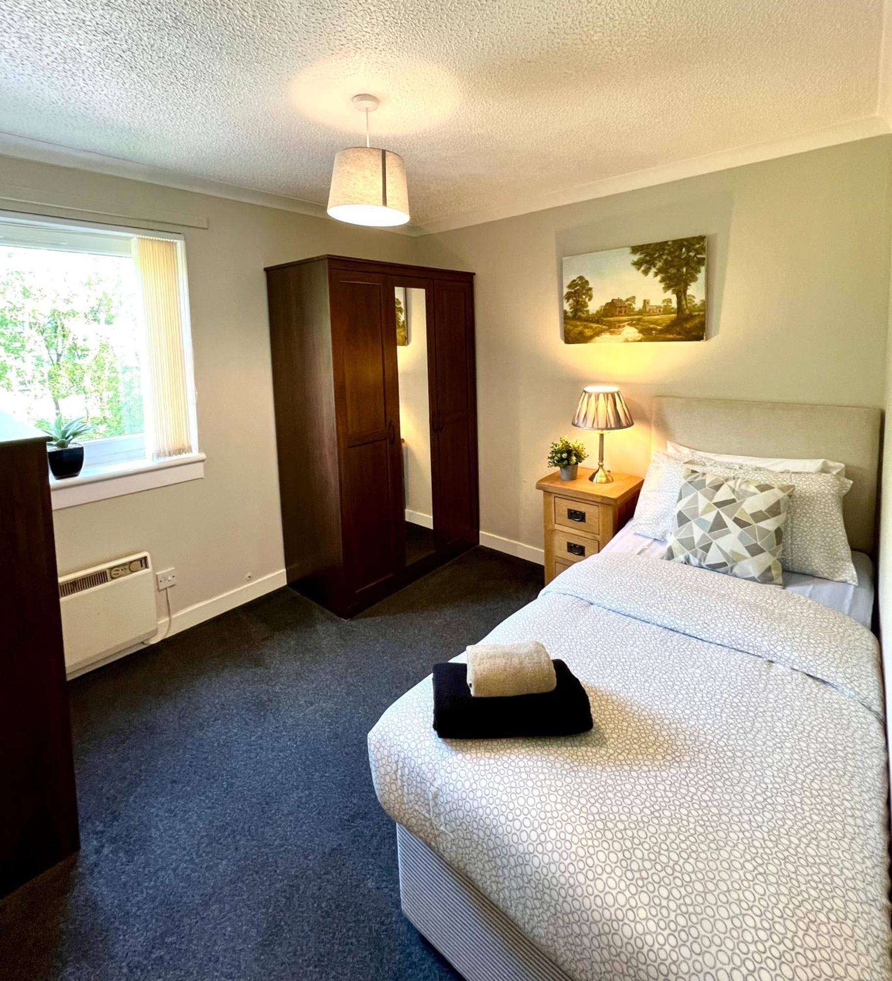 Spacious 2 Bed-Flat In Glasgow City - Free Parking المظهر الخارجي الصورة